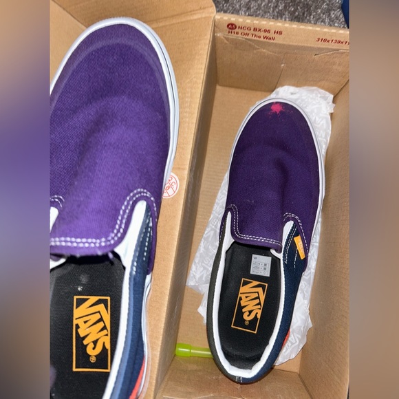 Vans - Picture 2 of 3